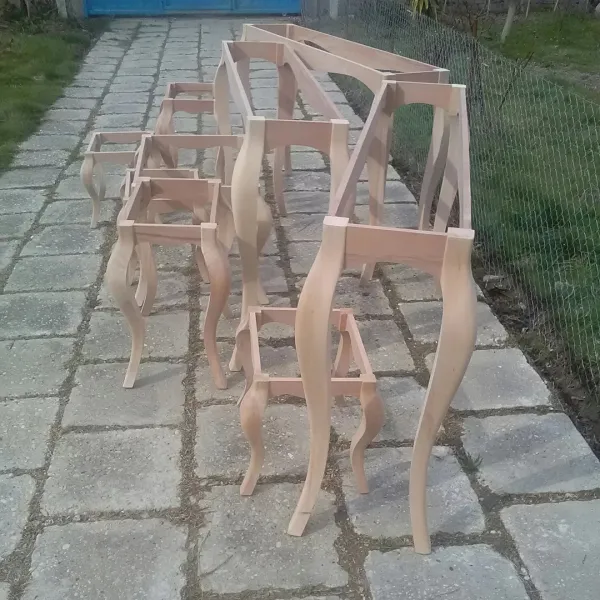 Skelete karrigesh dhe stolash